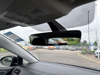 VOLKSWAGEN GOLF 1.6 Tdi Se [Nav] 5Dr Dsg