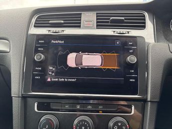 VOLKSWAGEN GOLF 1.6 Tdi Se [Nav] 5Dr Dsg