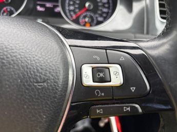 VOLKSWAGEN GOLF 1.6 Tdi Se [Nav] 5Dr Dsg