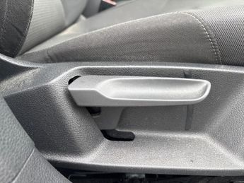 VOLKSWAGEN GOLF 1.6 Tdi Se [Nav] 5Dr Dsg