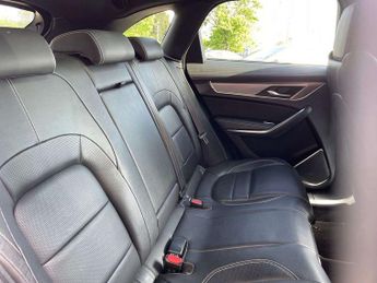 JAGUAR F-PACE 2.0 D200 R-Dynamic Se 5Dr Auto Awd