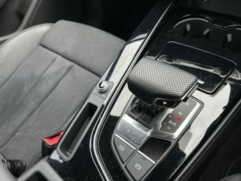AUDI A4 2.0 Tfsi 40 Black Edition Saloon 4Dr Petrol S Tronic Euro 6 (S/S