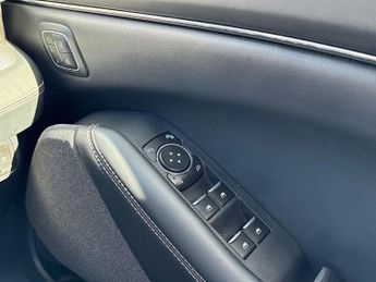 FORD MUSTANG MACH-E Standard Range 70Kwh Suv 5Dr Electric Automatic (269 Ps)
