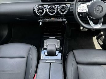 MERCEDES-BENZ CLA Cla 180 Amg Line Premium 4Dr Tip Auto