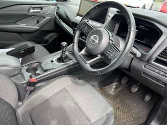 NISSAN QASHQAI 1.3 Dig-T Mh N-Connecta 5Dr