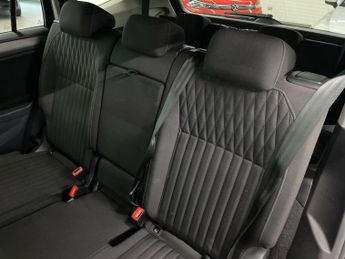 VOLKSWAGEN TIGUAN ALLSPACE 1.5 Tsi Life Suv 5Dr Petrol Dsg Euro 6 (S/S) (150 Ps)