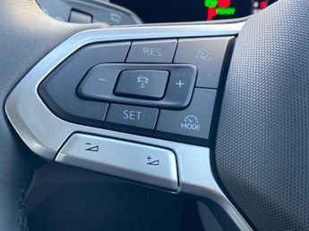 VOLKSWAGEN TIGUAN 1.5 Etsi Mhev Elegance Suv 5Dr Petrol Hybrid Dsg Euro 6 (S/S) (1