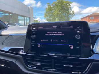 VOLKSWAGEN T-ROC 1.5 Tsi R-Line Suv 5Dr Petrol Dsg Euro 6 (S/S) (150 Ps)