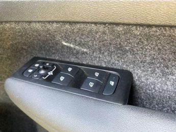 VOLVO XC40 1.5 T3 [163] R Design 5Dr Geartronic