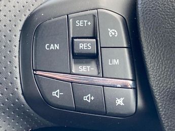 FORD FOCUS 1.0 Ecoboost Hybrid Mhev St-Line Vign 5Dr Auto