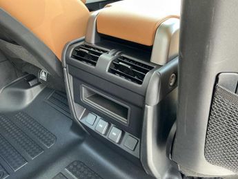 LAND ROVER DEFENDER 3.0 D250 Hse 110 5Dr Auto [6 Seat]