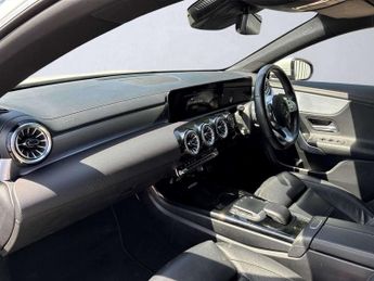 MERCEDES-BENZ CLA Cla 180 Amg Line Premium 4Dr Tip Auto