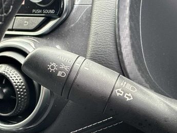 NISSAN JUKE 1.6 Hybrid N-Connecta 5Dr Auto