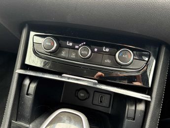 VAUXHALL GRANDLAND X 1.5 Turbo D Sri Nav 5Dr Auto
