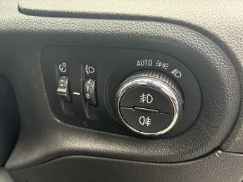 VAUXHALL GRANDLAND X 1.5 Turbo D Sri Nav 5Dr Auto