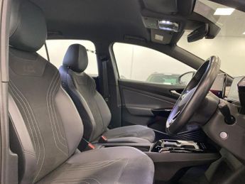 VOLKSWAGEN ID.4 Pure 52Kwh Life Suv 5Dr Electric Auto (148 Ps)