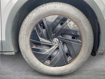 VOLKSWAGEN ID.4 Pure 52Kwh Life Suv 5Dr Electric Auto (148 Ps)