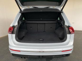 VOLKSWAGEN TIGUAN 2.0 Tdi 150 R-Line 5Dr Dsg