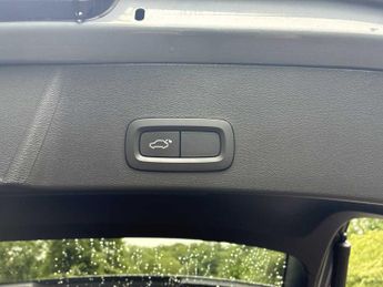 VOLVO XC40 1.5 T3 [163] R Design 5Dr Geartronic
