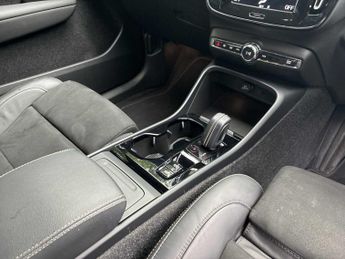 VOLVO XC40 1.5 T3 [163] R Design 5Dr Geartronic