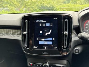 VOLVO XC40 1.5 T3 [163] R Design 5Dr Geartronic