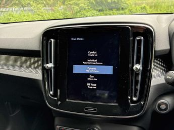 VOLVO XC40 1.5 T3 [163] R Design 5Dr Geartronic