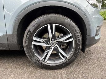 VOLVO XC40 1.5 T3 [163] R Design 5Dr Geartronic