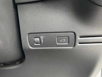 VOLVO XC40 2.0 B4P Inscription Pro 5Dr Auto