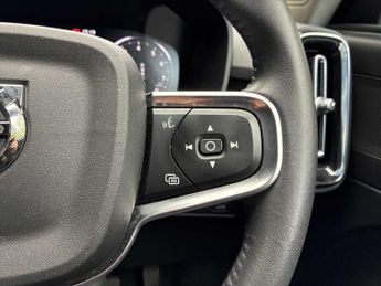 VOLVO XC40 2.0 B4P Inscription Pro 5Dr Auto