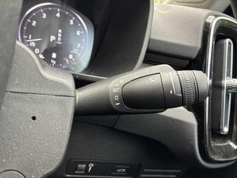 VOLVO XC40 2.0 B4P Inscription Pro 5Dr Auto