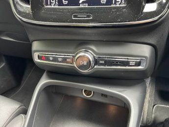 VOLVO XC40 2.0 B4P Inscription Pro 5Dr Auto