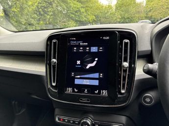 VOLVO XC40 2.0 B4P Inscription Pro 5Dr Auto