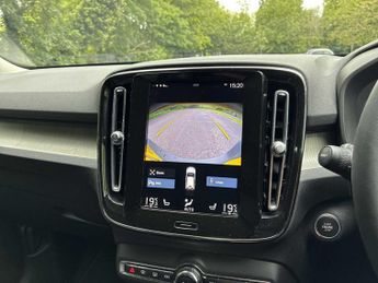 VOLVO XC40 2.0 B4P Inscription Pro 5Dr Auto