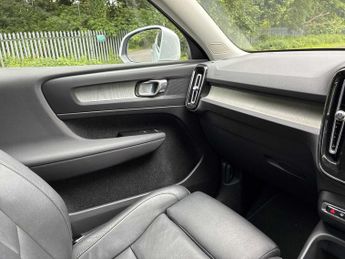 VOLVO XC40 2.0 B4P Inscription Pro 5Dr Auto