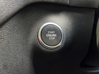 VOLVO XC40 2.0 B4P Inscription Pro 5Dr Auto