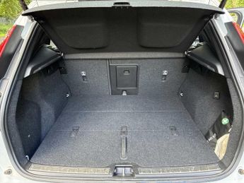 VOLVO XC40 2.0 B4P Inscription Pro 5Dr Auto