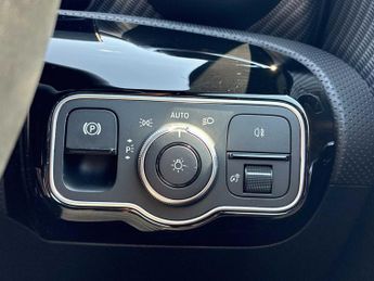 MERCEDES-BENZ A CLASS A180 Sport Edition 5Dr Auto