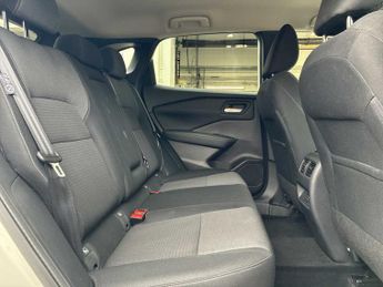 NISSAN QASHQAI 1.3 Dig-T Mh N-Connecta 5Dr