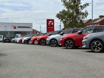 PEUGEOT 208 1.2 Puretech 130 Allure Premium + 5Dr Eat8