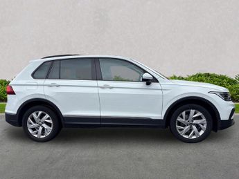 VOLKSWAGEN TIGUAN 2.0 Tdi Life Suv 5Dr Diesel Dsg Euro 6 (S/S) (150 Ps)