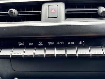 LEXUS UX 300E 54.3Kwh Suv 5Dr Electric Auto (204 Ps)