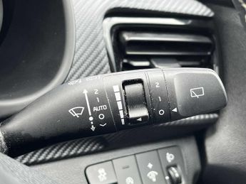 KIA STONIC 1.0T Gdi 48V Gt-Line S 5Dr Dct