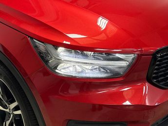 VOLVO XC40 2.0 B4 Mhev R-Design Suv 5Dr Petrol Hybrid Auto Euro 6 (S/S) (19