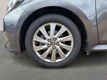 TOYOTA YARIS 1.5 Vvt-H Icon Hatchback 5Dr Petrol Hybrid E-Cvt Euro 6 (S/S) (1