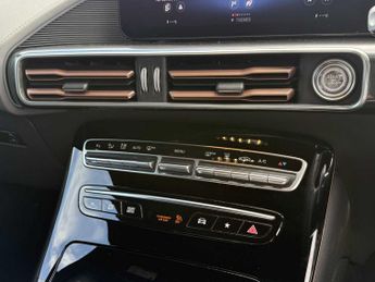 MERCEDES-BENZ EQC Eqc 400 300Kw Amg Line Edition 80Kwh 5Dr Auto