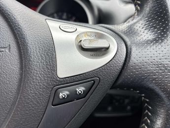 NISSAN JUKE 1.6 N-Connecta 5Dr Xtronic