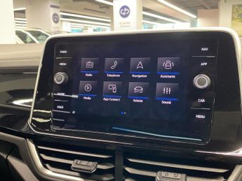 VOLKSWAGEN T-ROC 1.5 Tsi R-Line Suv 5Dr Petrol Dsg Euro 6 (S/S) (150 Ps)