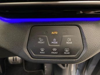 VOLKSWAGEN ID.5 Pro 77Kwh Style Suv 5Dr Electric Auto (174 Ps)