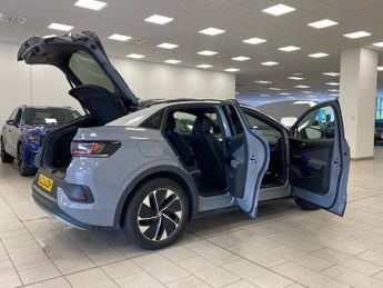 VOLKSWAGEN ID.5 Pro 77Kwh Style Suv 5Dr Electric Auto (174 Ps)