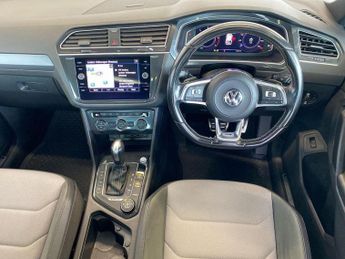 VOLKSWAGEN TIGUAN 2.0 Tdi R-Line Tech Suv 5Dr Diesel Dsg 4Motion Euro 6 (S/S) (150